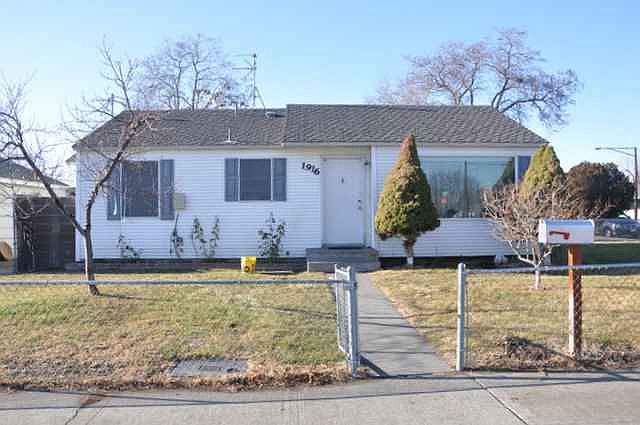 1st image of 1916 N 12th Ave