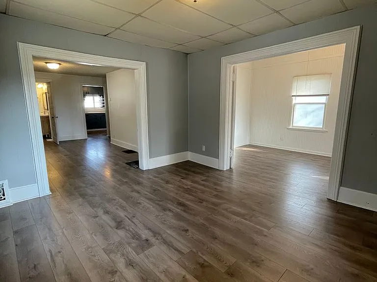896 W 5th Ave — Photo 15