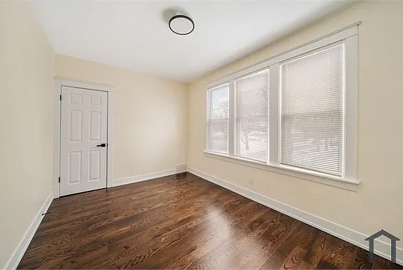 12000 S Perry Ave — Photo 13