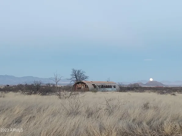 766 N Willcox Rd, Pearce, AZ 85625
