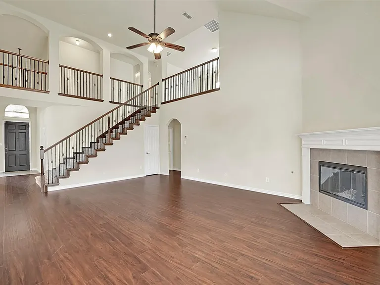 10438 Coach House Ln — Photo 17