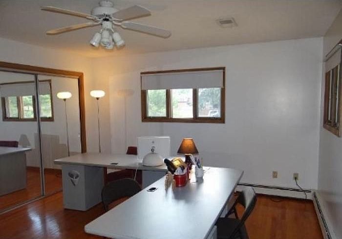 2nd image of 206 3rd Ave NE