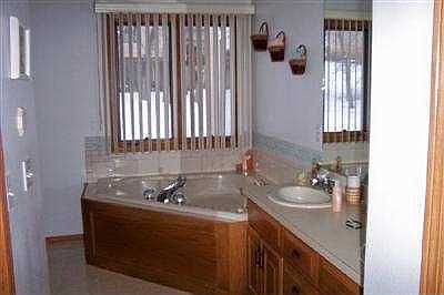 Master Bath w/Walk-In Closet