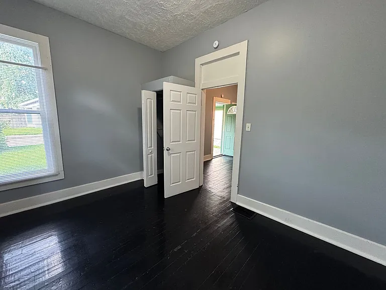 309 Iowa St — Photo 6