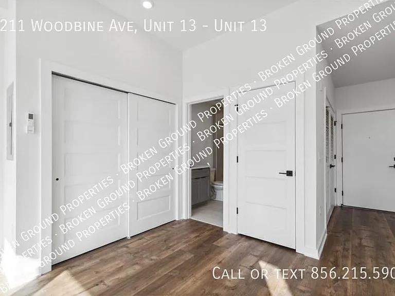 6211 Woodbine Ave #13 — Photo 9