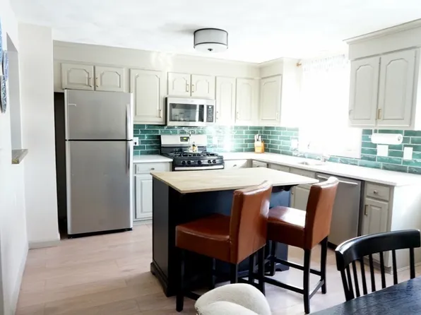 55 Bliss Ave APT 8, Attleboro, MA 02703