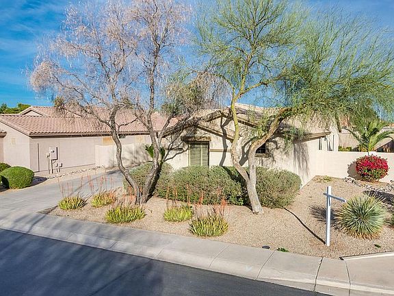 555 S Newport St - MLS-2