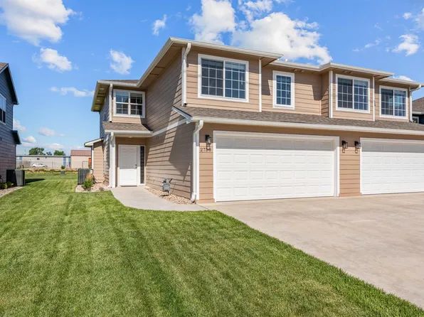 2750 Tim Rogers Ln, Salina, KS 67401