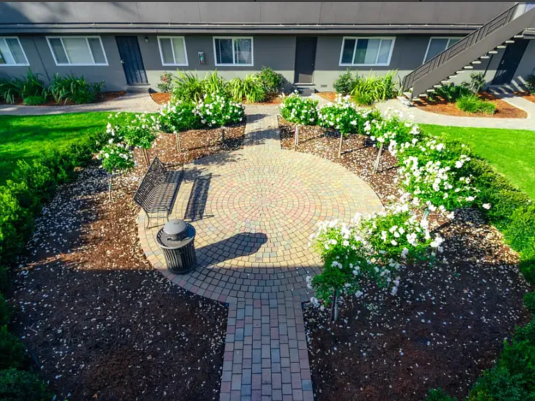 Garden Court Apartments — Photo 2