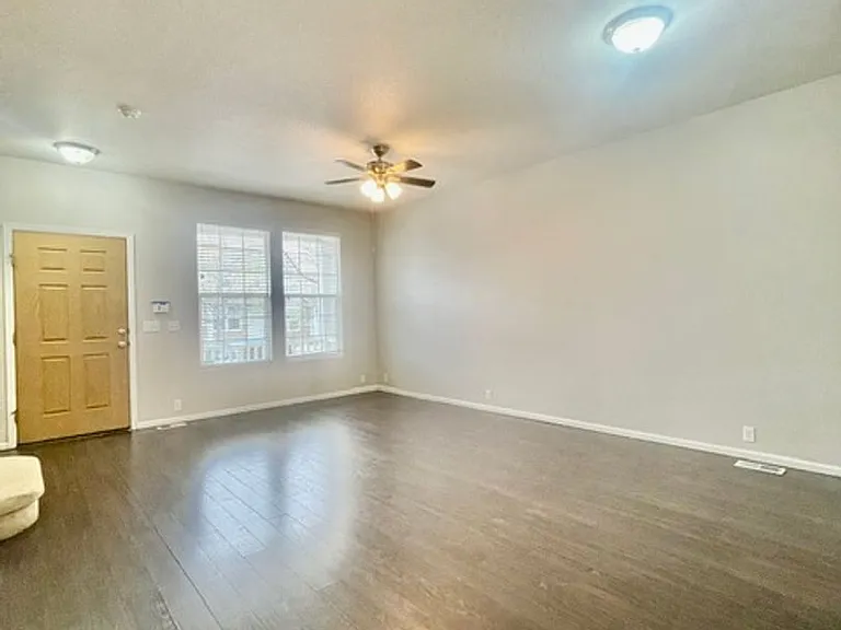 2146 Creekridge Point — Photo 6