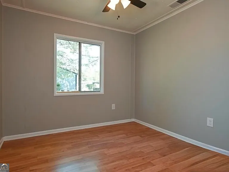 300 Martin Cir — Photo 5