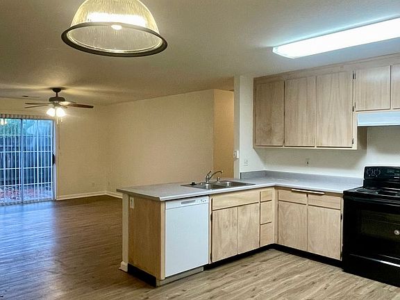 4th image of 808-810 Cally Ct #808/01