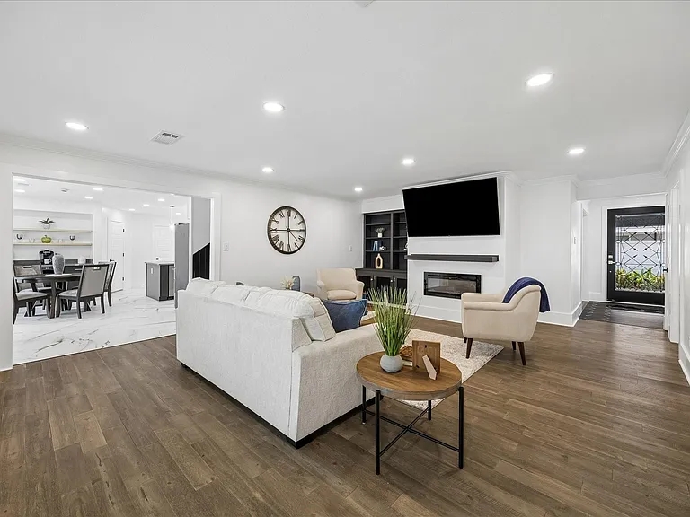 7711 Meadowvale Dr — Photo 10