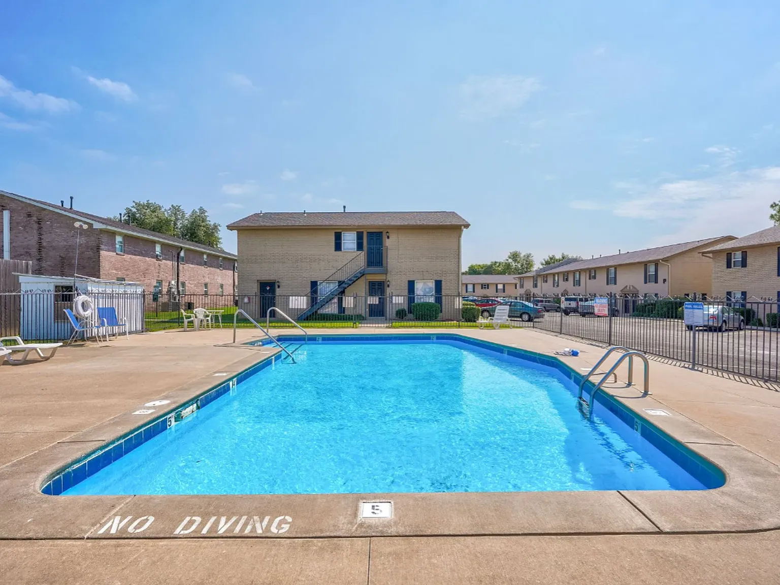 Sterling Park Apartments — Photo 4