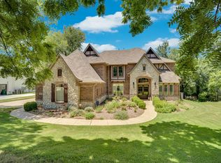 1811 Magic Valley Ln, Cedar Hill, TX 75104