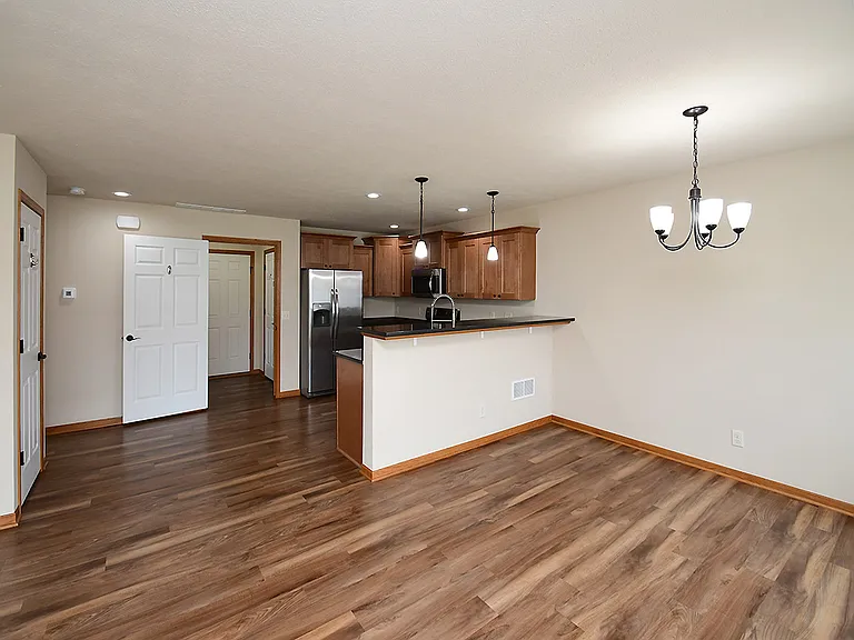 806 W Desert Vista Dr — Photo 3