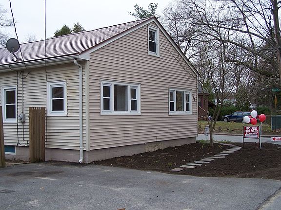 Side driveway 2-cars
