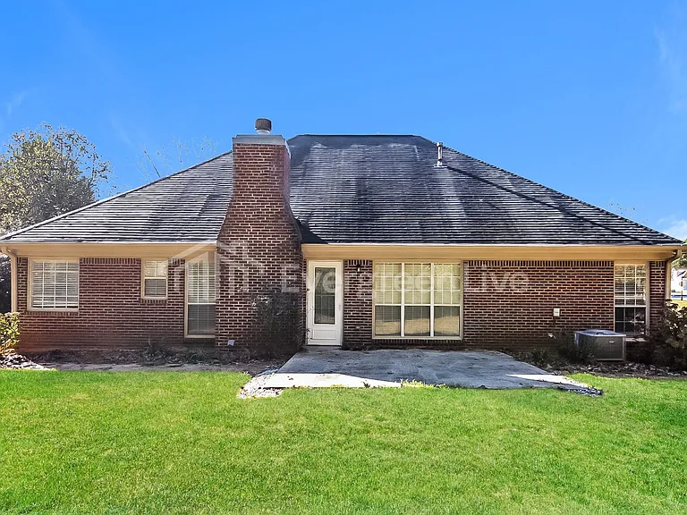 20 Wisteria Way — Photo 1