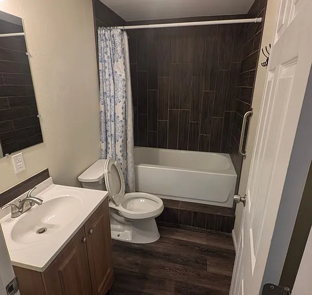 226 Waverly Ave — Photo 4