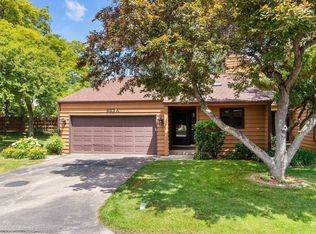 933 E Windfield Pl APT A, Appleton, WI 54911