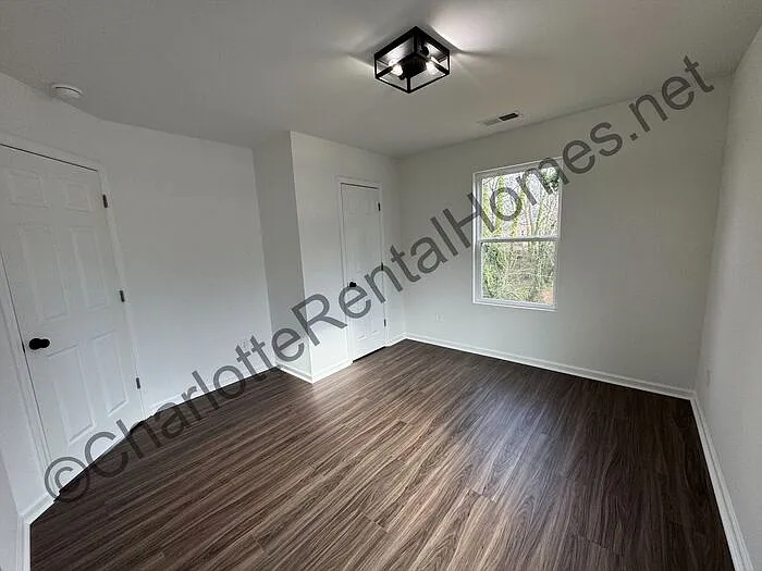 512 N Mulberry St — Photo 10