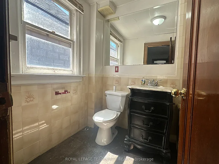 80 Eldon Ave — Photo 8