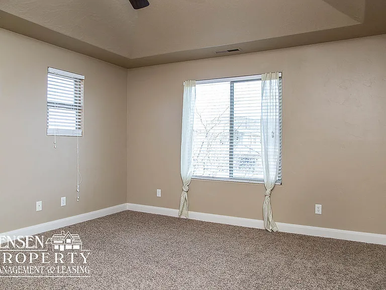 2570 S Songbird Cir — Photo 13