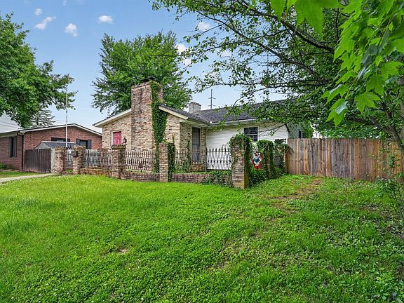 4th image of 844 Midway Ct