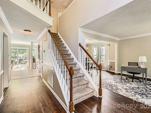 4th image of 9517 Harris Glen Dr