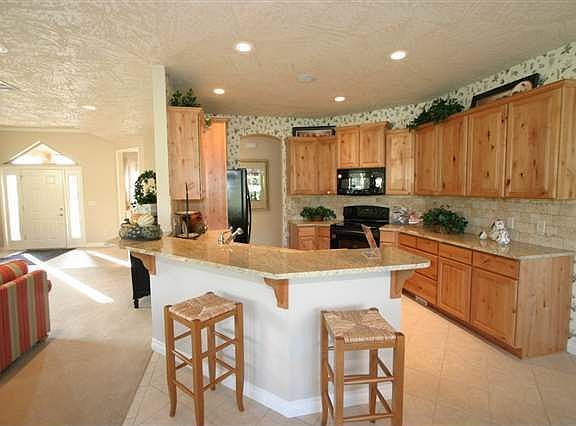 4th image of 725 Anglers Bend Way