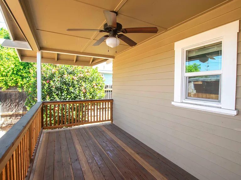237 Orange Grove Ave — Photo 11