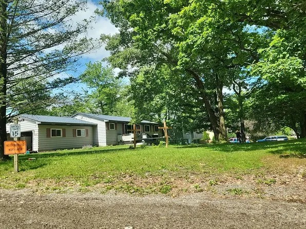 2801 W Commerce Rd, Milford, MI 48380