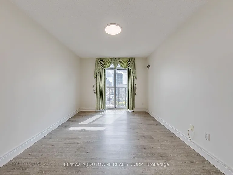 5418 Yonge St #1805 — Photo 26