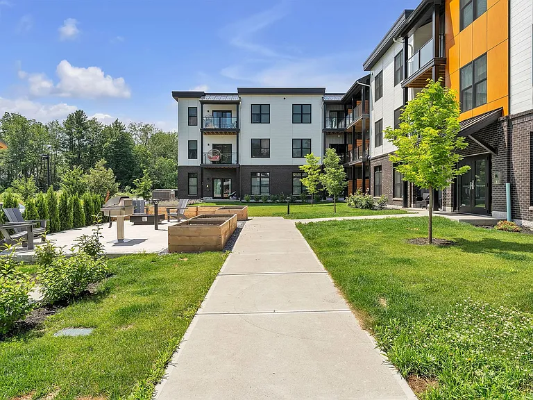 121 Shea Dr — Photo 17