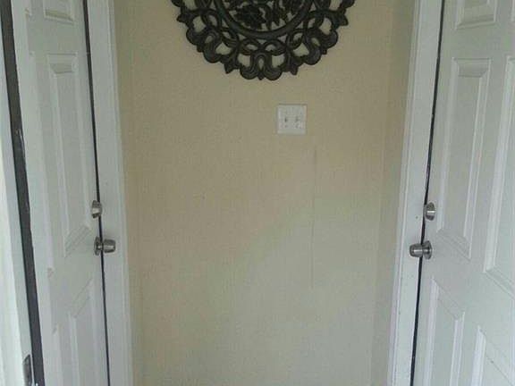 3rd image of 5925 Wellesley Ave