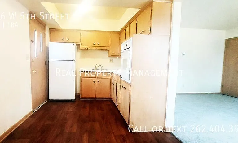 326 W 5th St — Photo 3