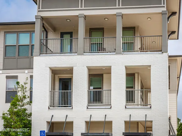 2501 Bienville Blvd #126, Ocean Springs, MS 39564