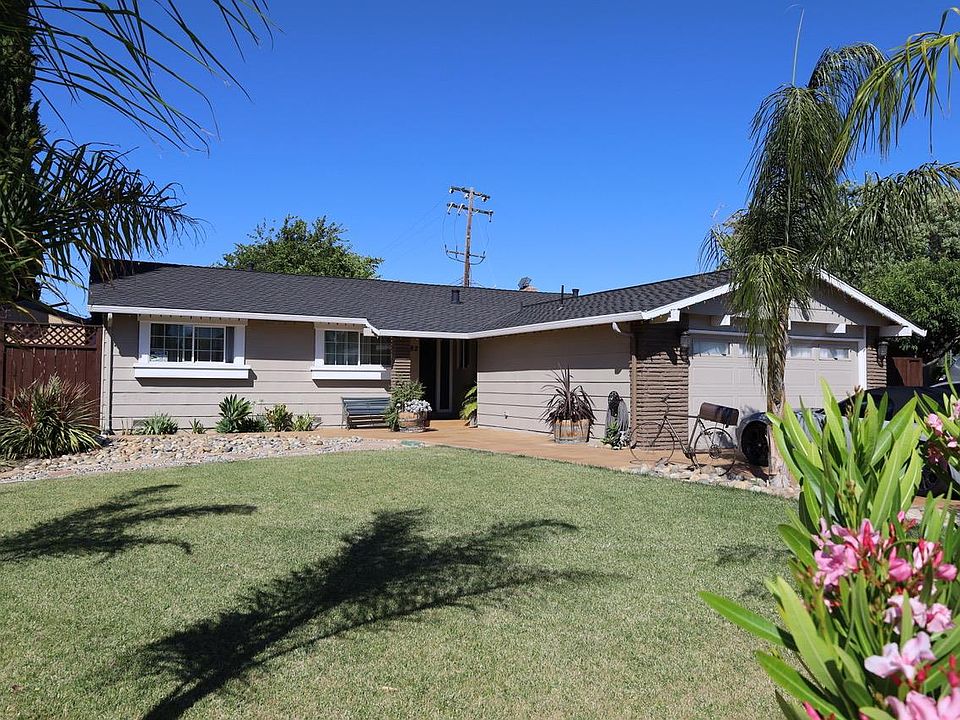 1st image of 2582 Sherlock Dr