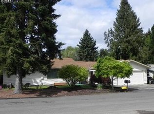 12185 SW James St, Tigard, OR 97223