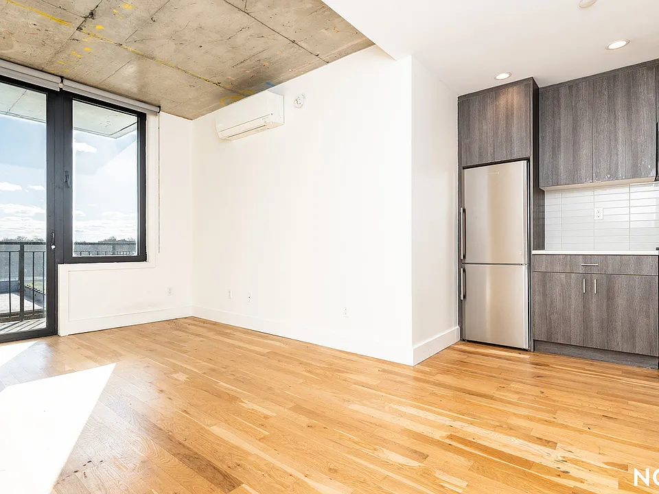 824 E New York Ave #4K