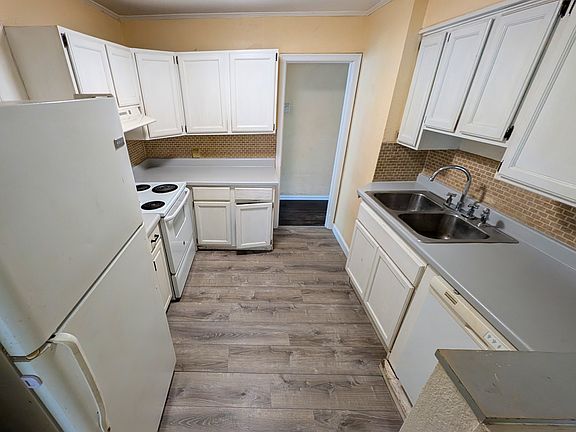 2nd image of 408 Gibbs Rd