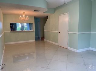 8203 San Carlos Cir, Tamarac, FL 33321