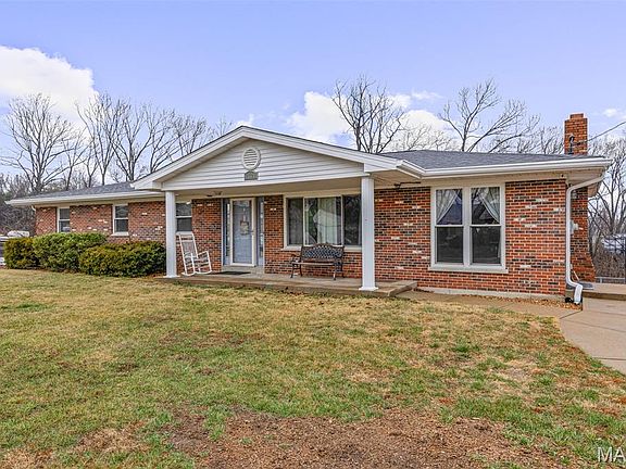 2nd image of 2721 Cindy Dr