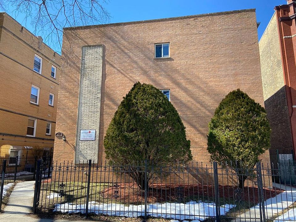 1st image of 4816 N Paulina St Rear 2C