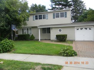 232 N Delaware Ave, Massapequa, NY 11758