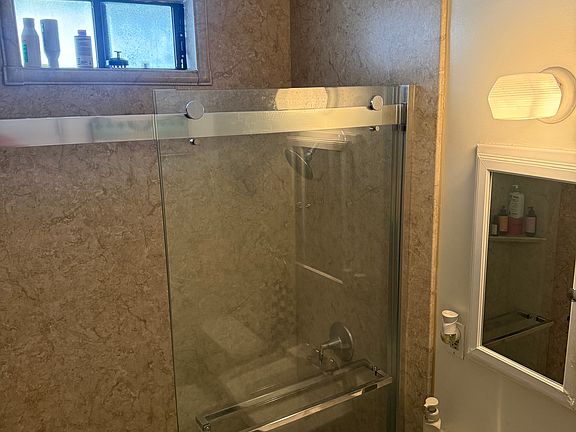 3rd image of 40 Ximeno Ave APT 2