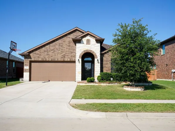 1204 Burlingame Dr, Cleburne, TX 76033
