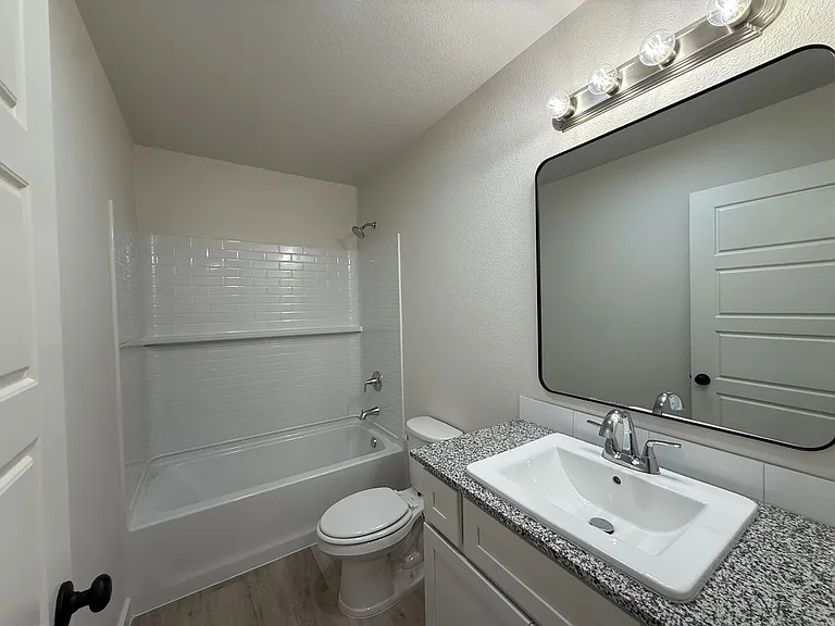 5520 Rice St — Photo 7
