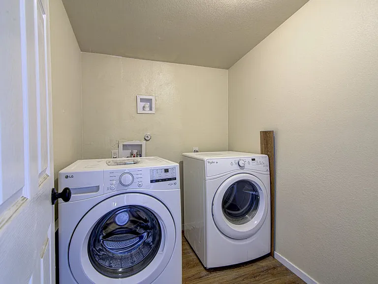 1410 Kamar Dr — Photo 16