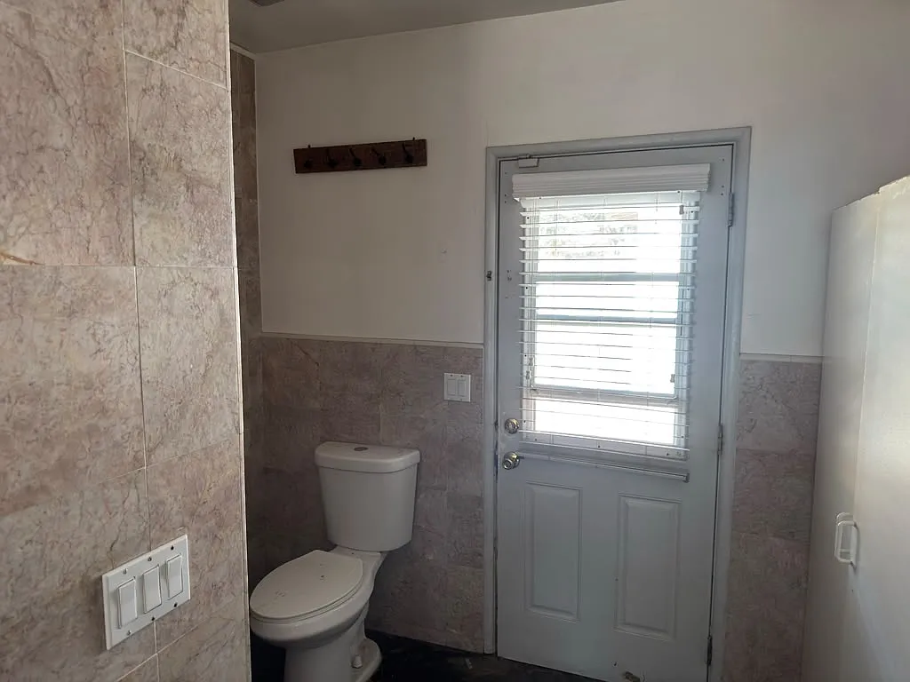 3 bed, 1.5 bath, 1150 sqft, $2,200 — Photo 4